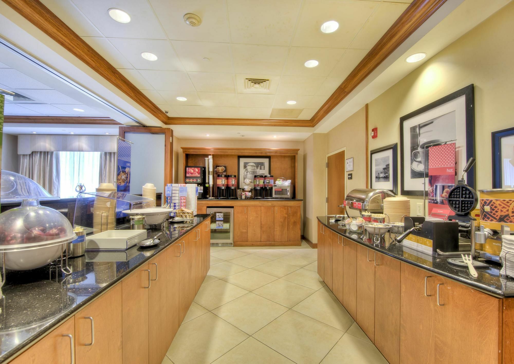 Hampton Inn Wilmington University Area Bagian luar foto